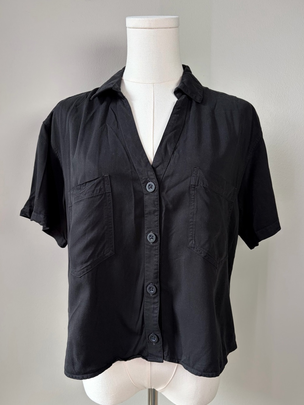Cloth & Stone Black Tencel V-Neck Button Up Utility Pocket Short Sleeve Shirt